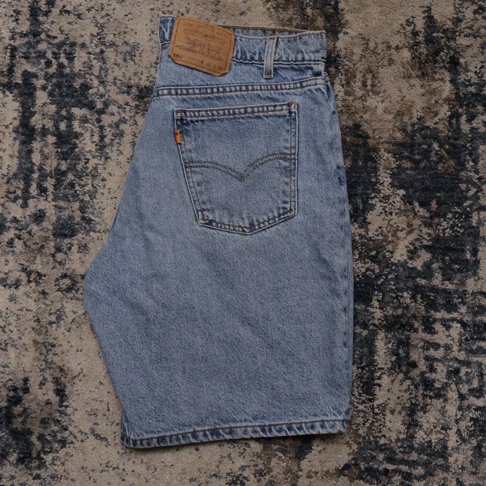 Vintage Levi's 550 Denim Shorts Mens 36 Light Wash Orange Tab Relaxed Fit Baggy